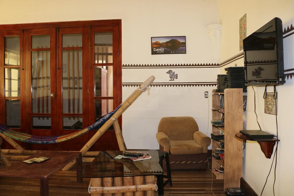 Hostal Yakumama Cuenca Exterior photo